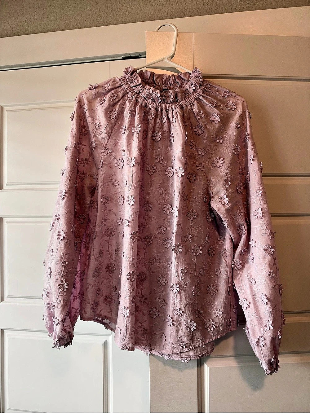 Ann Taylor Floral High Neck Blouse in Lavendar Size Medium Like New